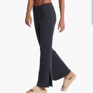 Vuori Sedona Grey Wide Leg Split Hem Flare Sweatpants Size M